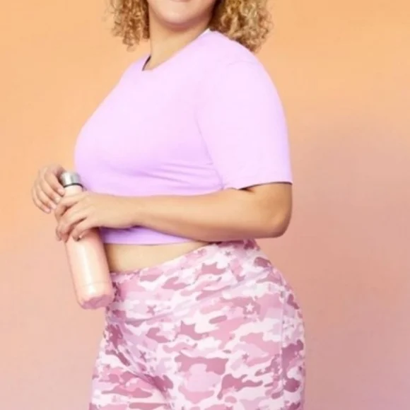 ✨ Fabletics Jade Short-Sleeve Tee Boxy Tee - lilac - Picture 2 of 6